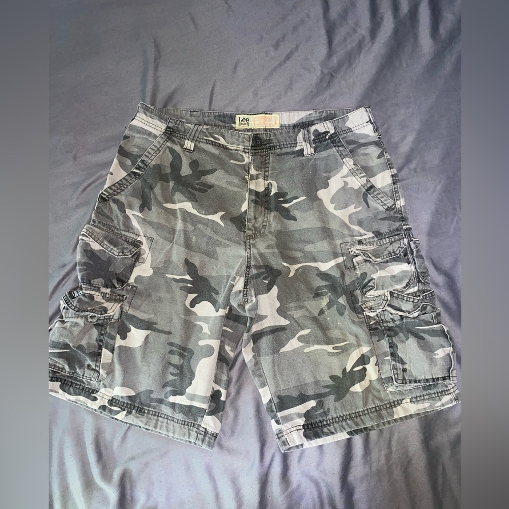Men’s Lee Camo Cargo Shorts Size 34